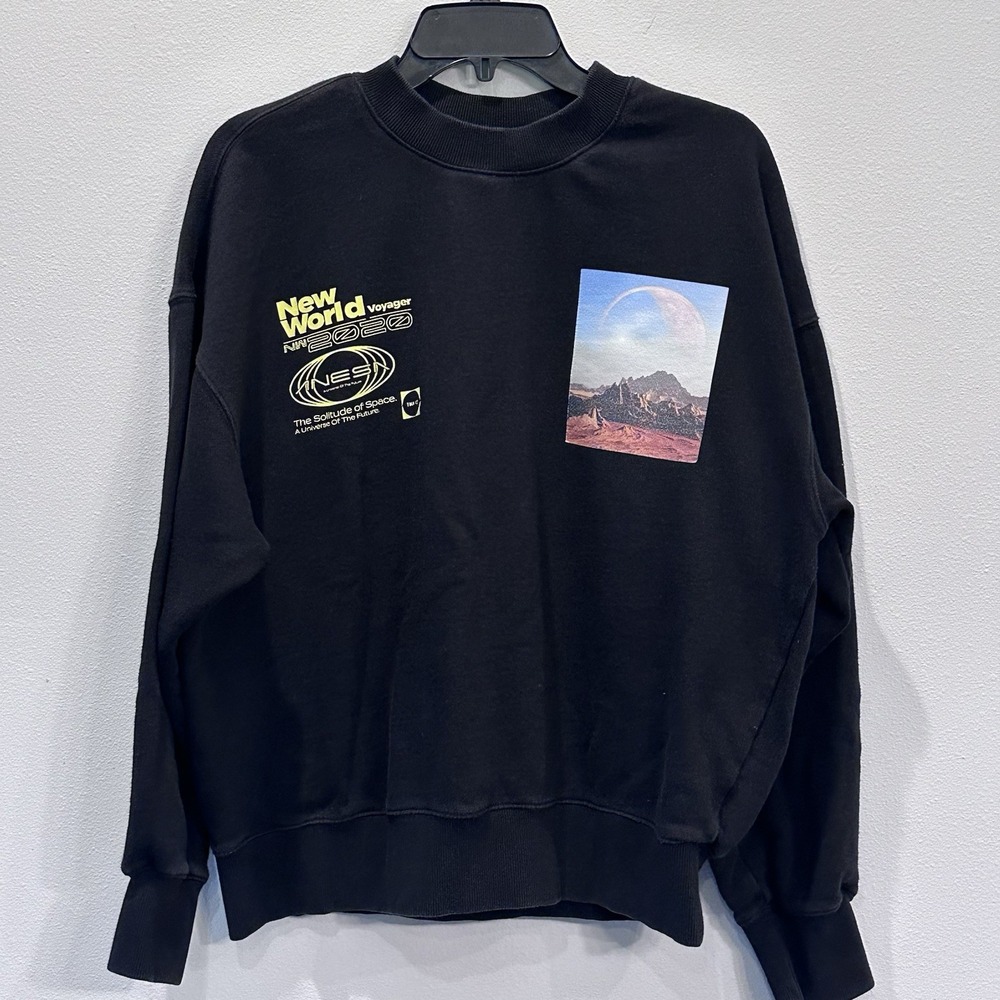New‎ World Voyager 2020 Black Pullover crewneck Eur Med Graphic Both Sides